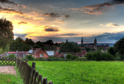 ​悲伤奋斗的说说心情【八个字激励短句】