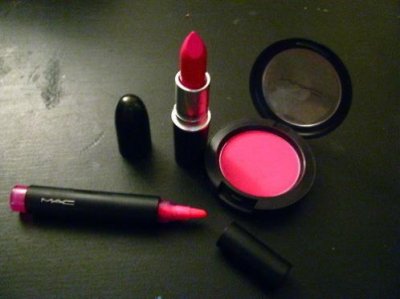 ​朋友圈说说心情短语 茶花开了的心情说说